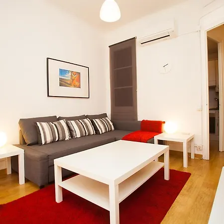 Gaudi Sagrada Familia Apartment Barcelona Exterior photo